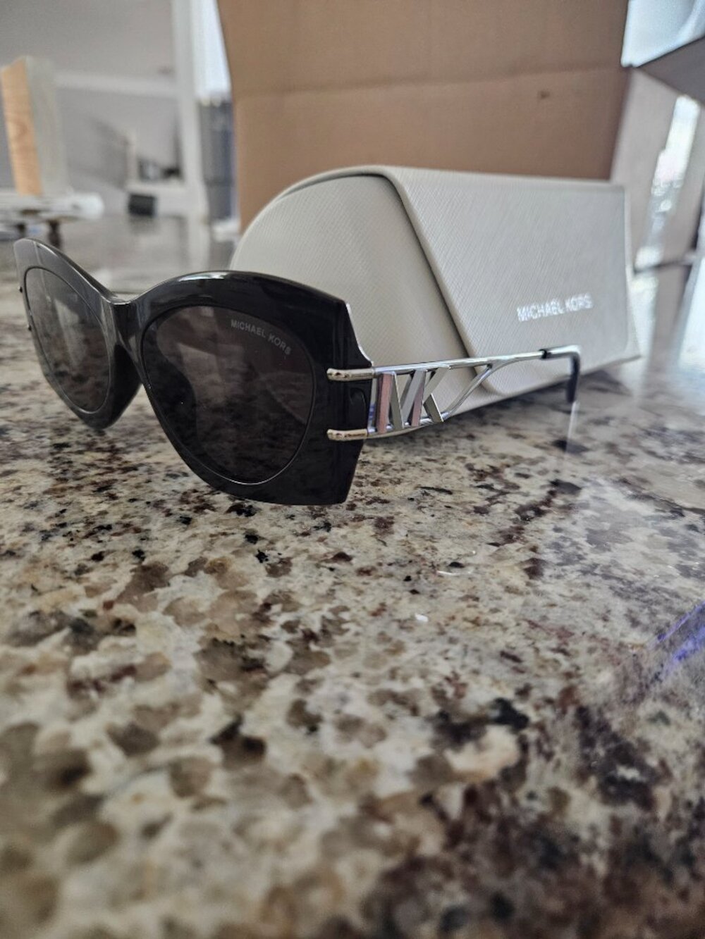 NEW Michael Kors, black cat eye Sunglasses - Picture 3 of 4